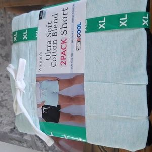 Woman's 2 pack shorts( 13)